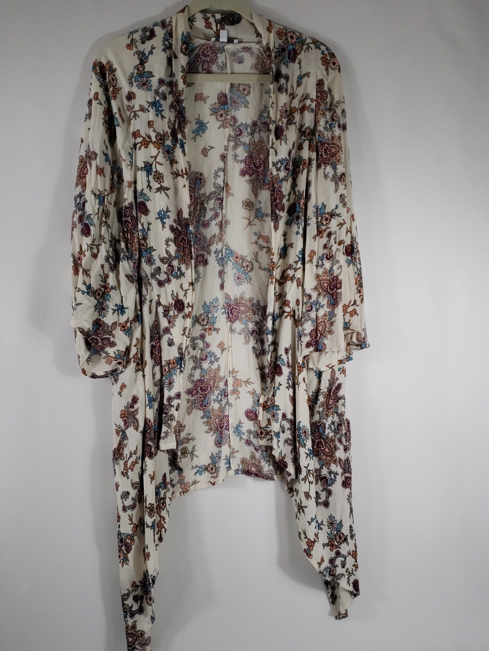PATRONS  Of PEACE WOMEND LG Floral Cream Drape Front Kimono